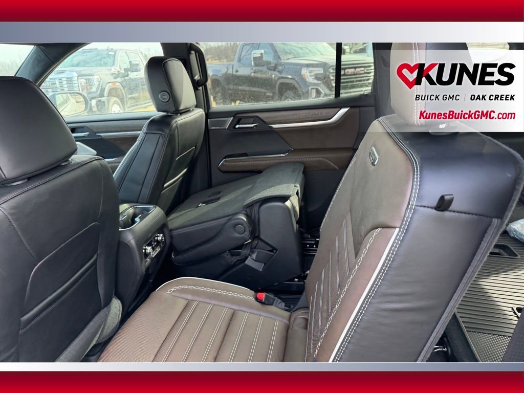 New 2026 GMC Acadia Denali Ultimate w/ LPO, Floor Liner Package image 10