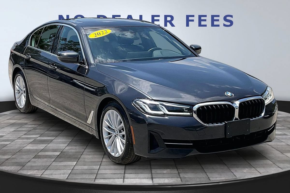 Used 2022 BMW 530i xDrive w/ Convenience Package AWD/4WD image 3