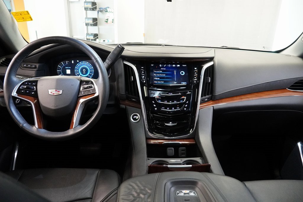 Used 2017 Cadillac Escalade ESV Premium Luxury image 5