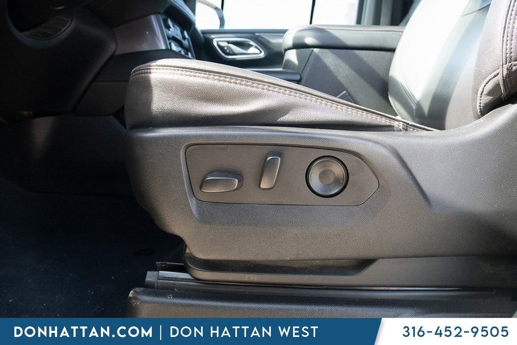 Used 2023 Chevrolet Suburban RST w/ Luxury Package AWD/4WD image 18