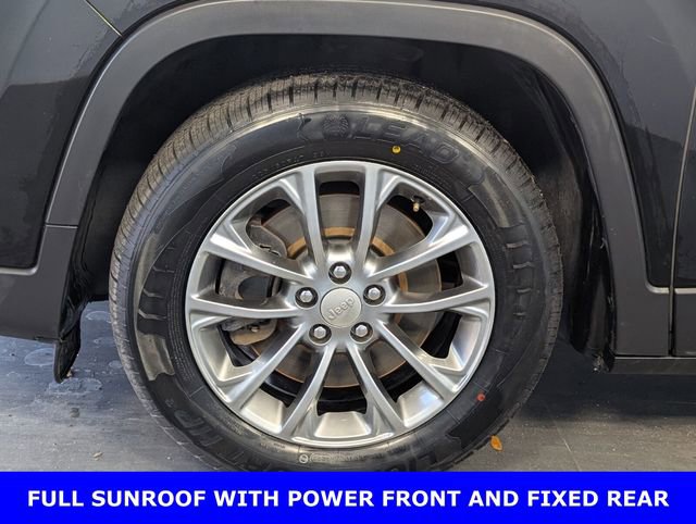 Used 2019 Jeep Cherokee Latitude Plus image 4