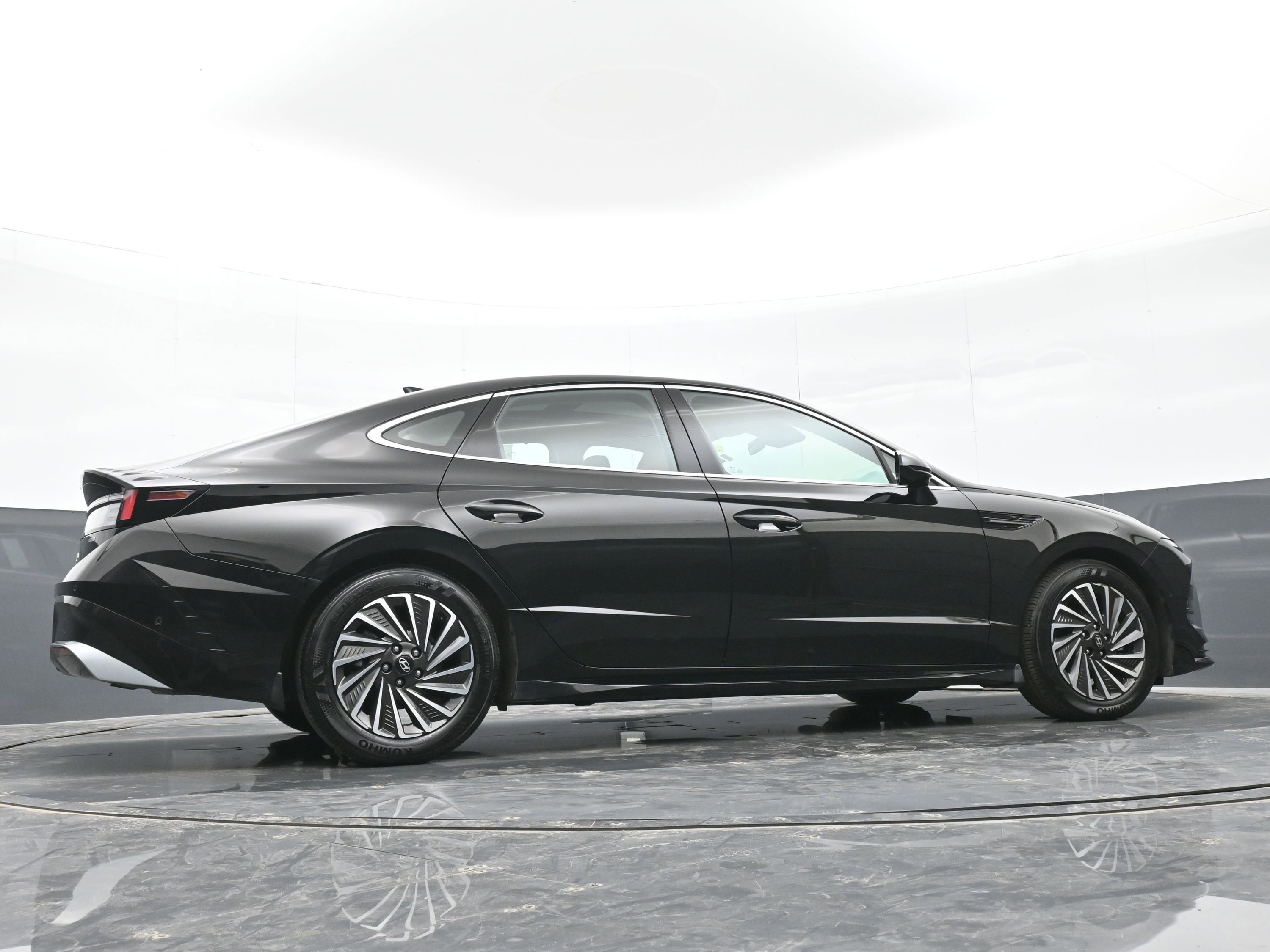 Certified 2025 Hyundai Sonata Limited image 41