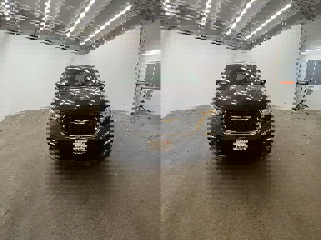 Used 2023 Chrysler Pacifica Touring-L image 9