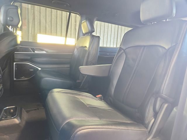 Used 2024 Jeep Wagoneer Series II AWD/4WD image 32
