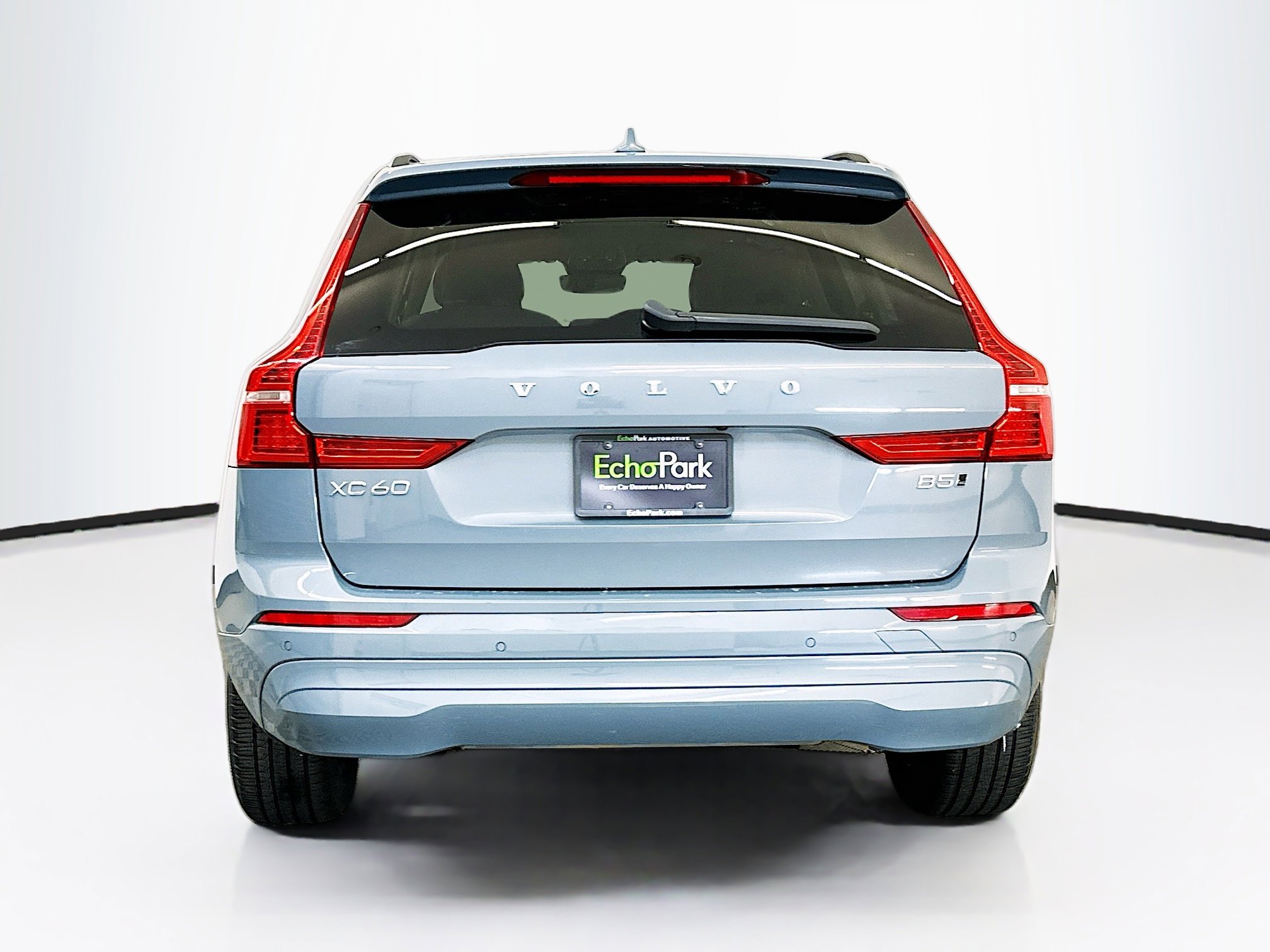 Used 2023 Volvo XC60 B5 Core image 7