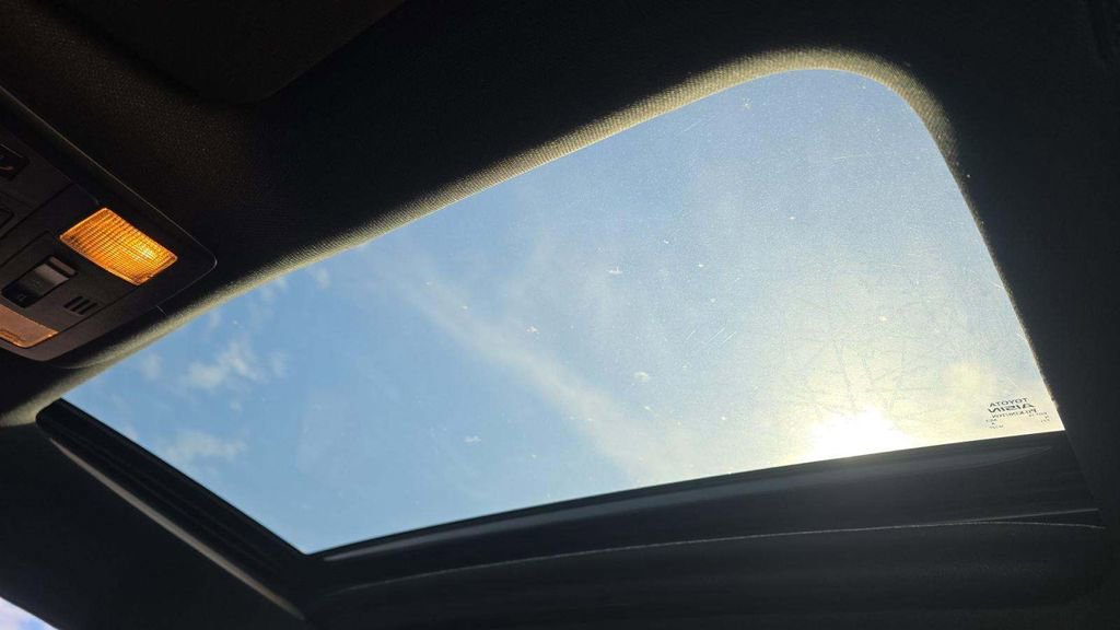 Used 2022 Toyota Tacoma TRD Off-Road w/ TRD Premium Off Road Package image 17