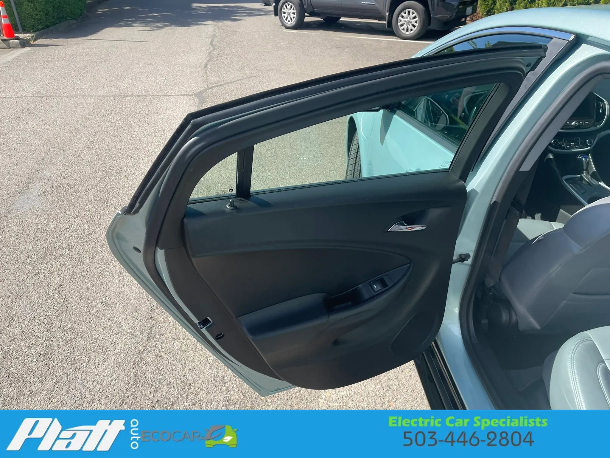 Used 2018 Chevrolet Volt LT w/ Comfort Package FWD image 39