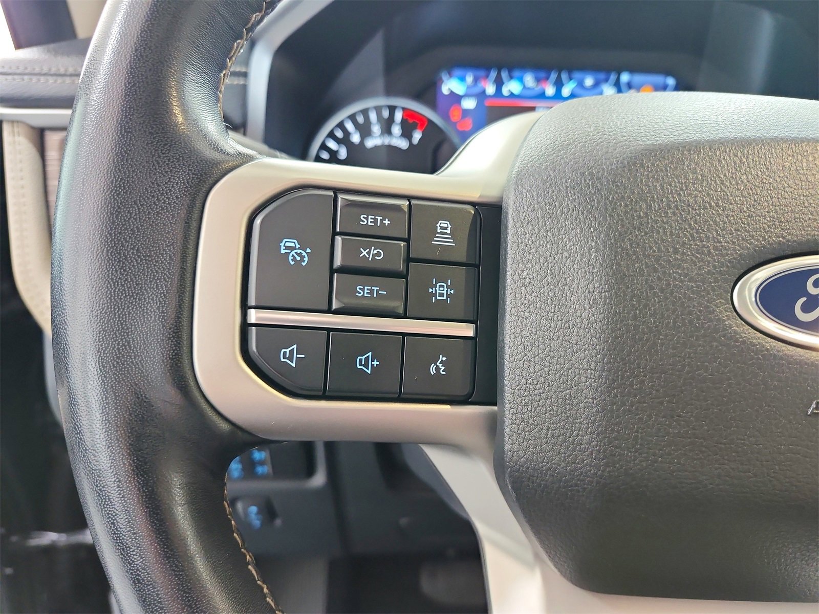 Used 2023 Ford Expedition Limited image 26