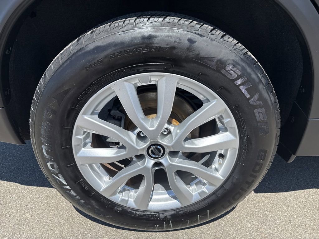 Used 2020 Nissan Rogue SV image 10