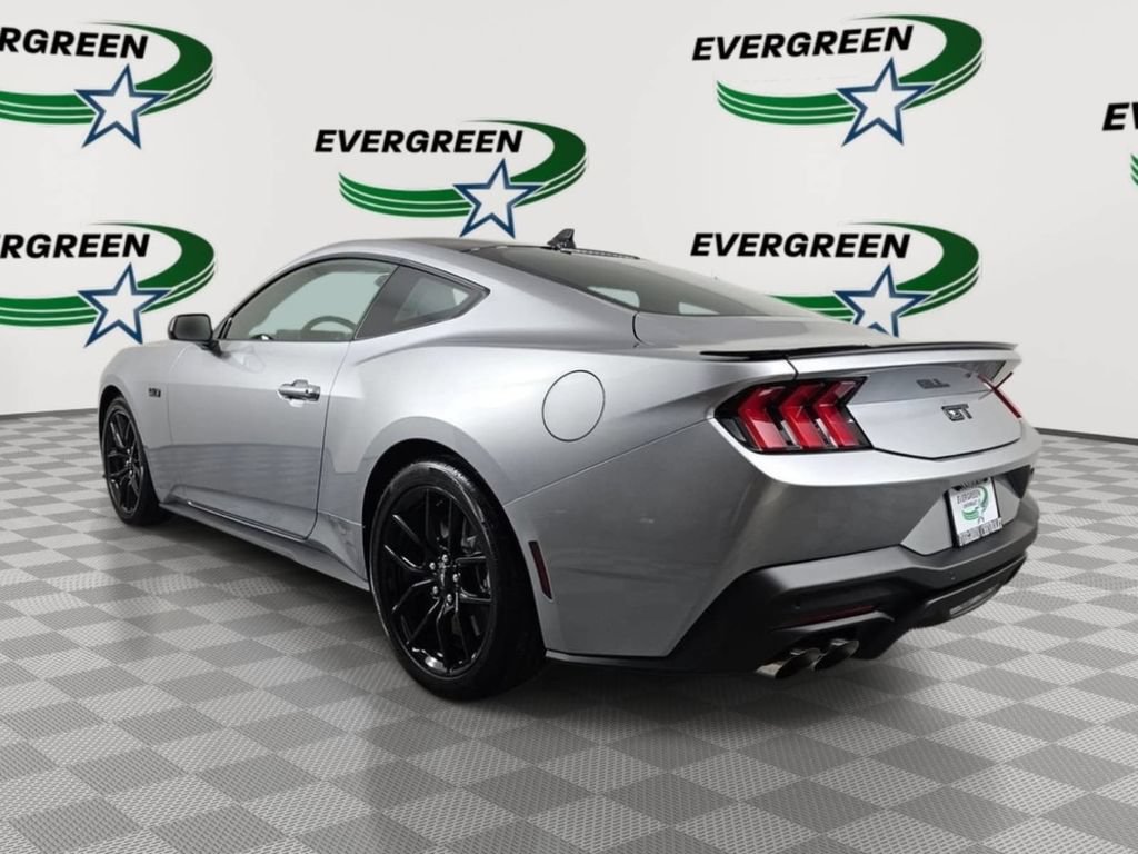 Used 2025 Ford Mustang GT RWD image 3
