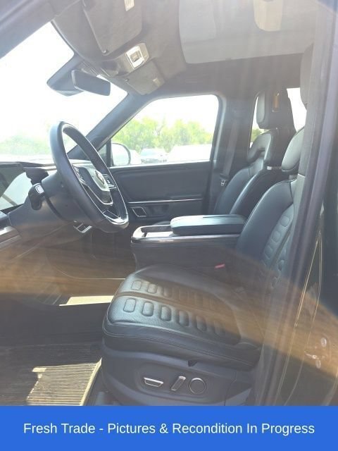 Used 2022 Rivian R1T Adventure AWD/4WD image 11