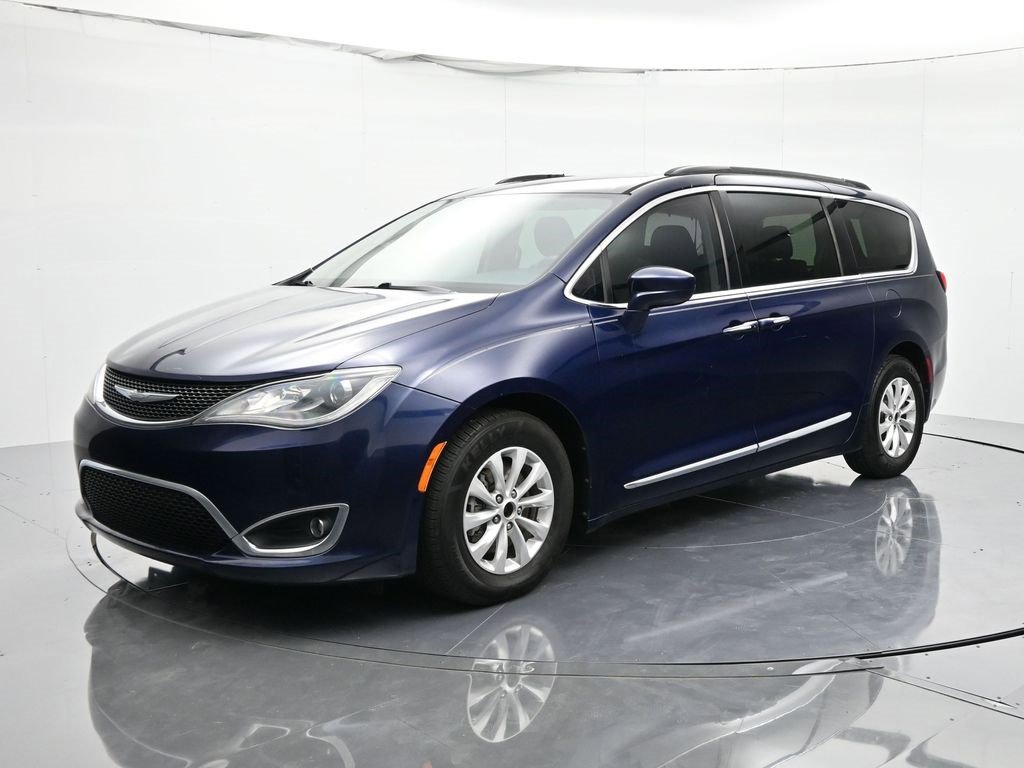 Used 2017 Chrysler Pacifica Touring-L w/ 13 Speaker Alpine Sound Group