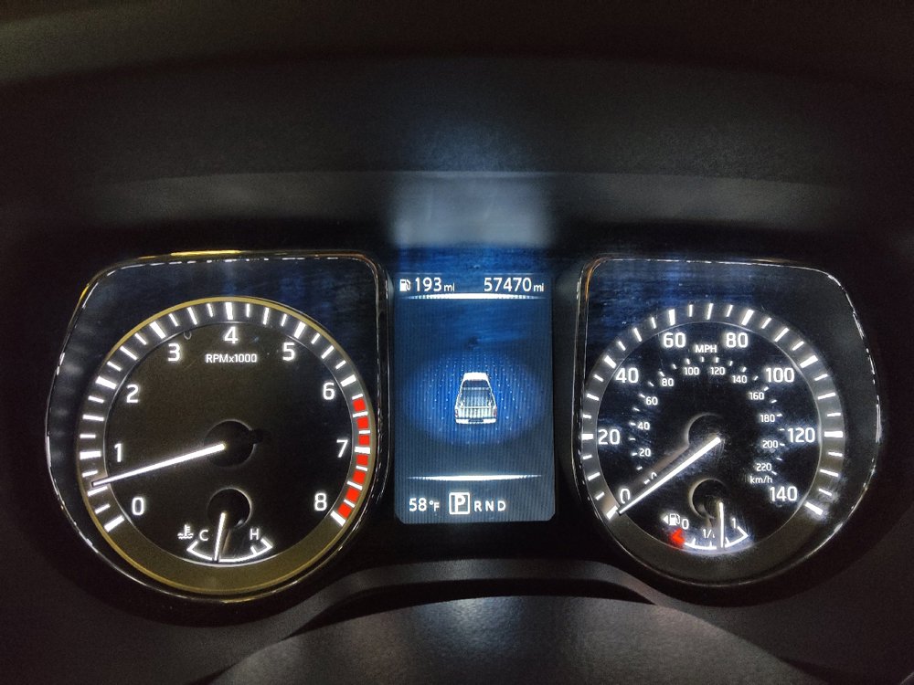 Used 2018 Nissan Titan SV image 23