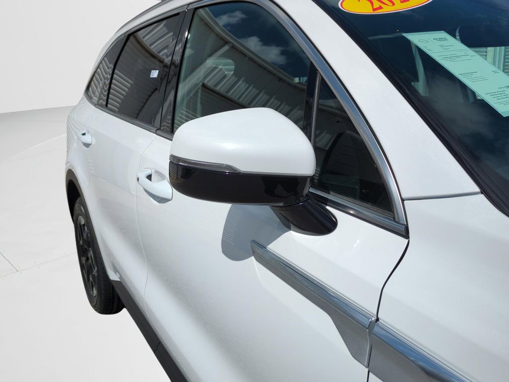 Used 2024 Kia Sorento S image 11