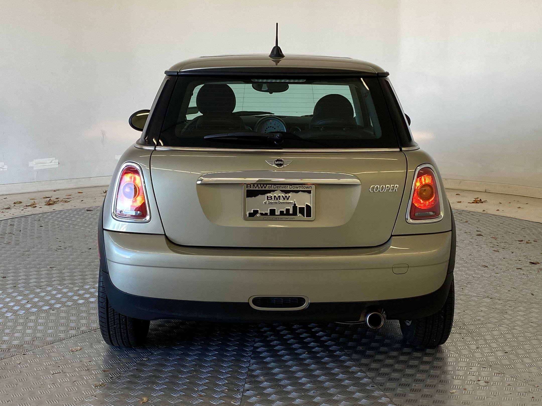 Used 2010 MINI Cooper Hardtop image 10