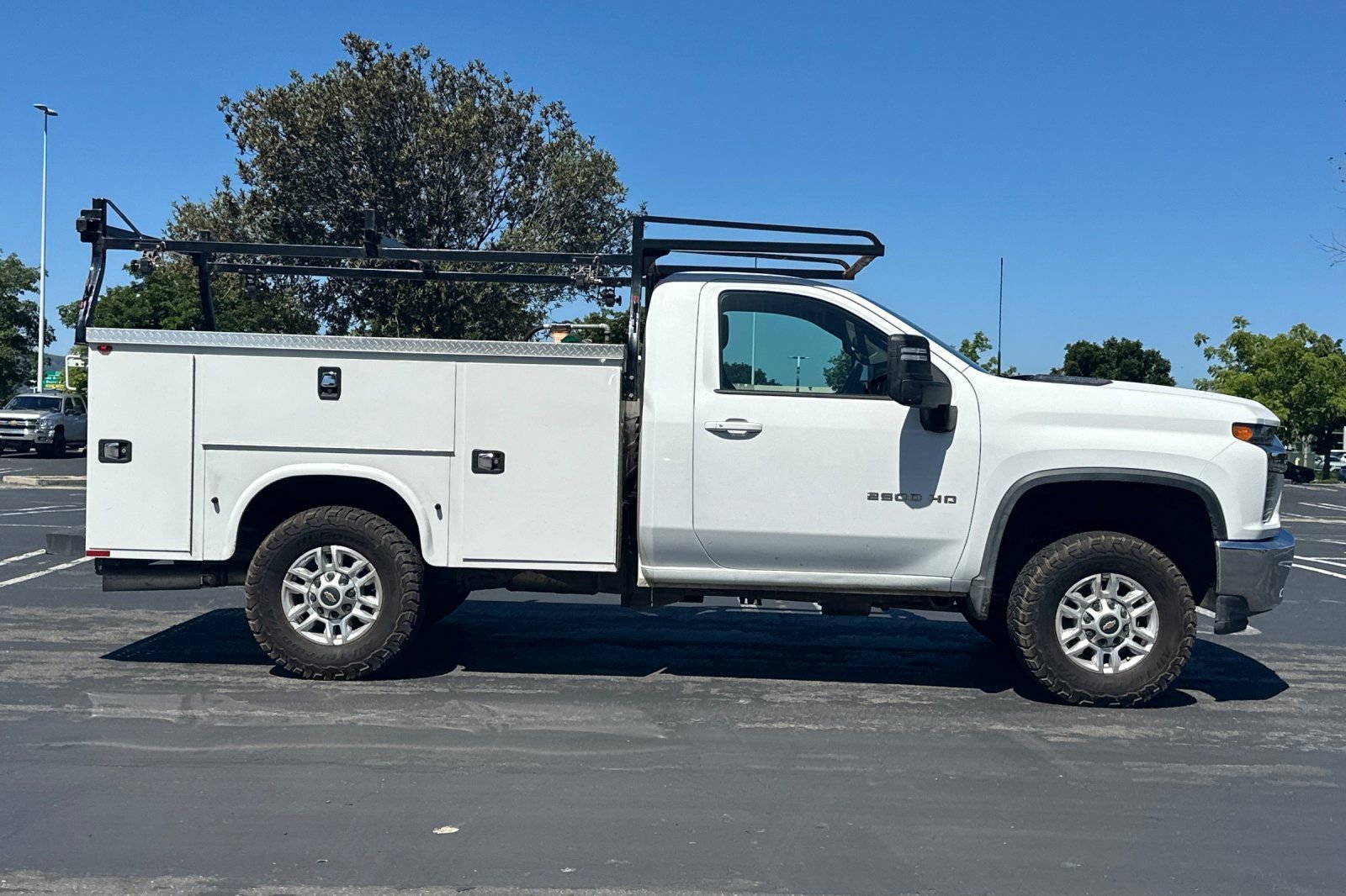 Used 2020 Chevrolet Silverado 2500 LT w/ Convenience Package AWD/4WD image 3