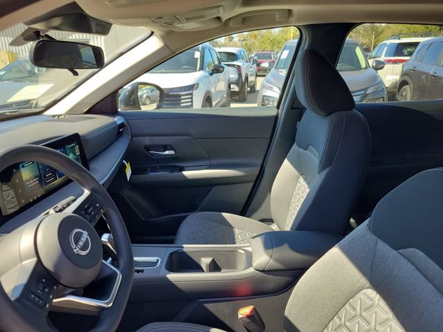 New 2026 Nissan Kicks SV w/ SV Premium Package FWD image 8