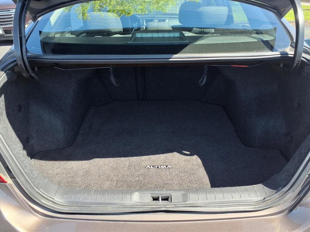 Used 2016 Nissan Altima 3.5 SL FWD image 28