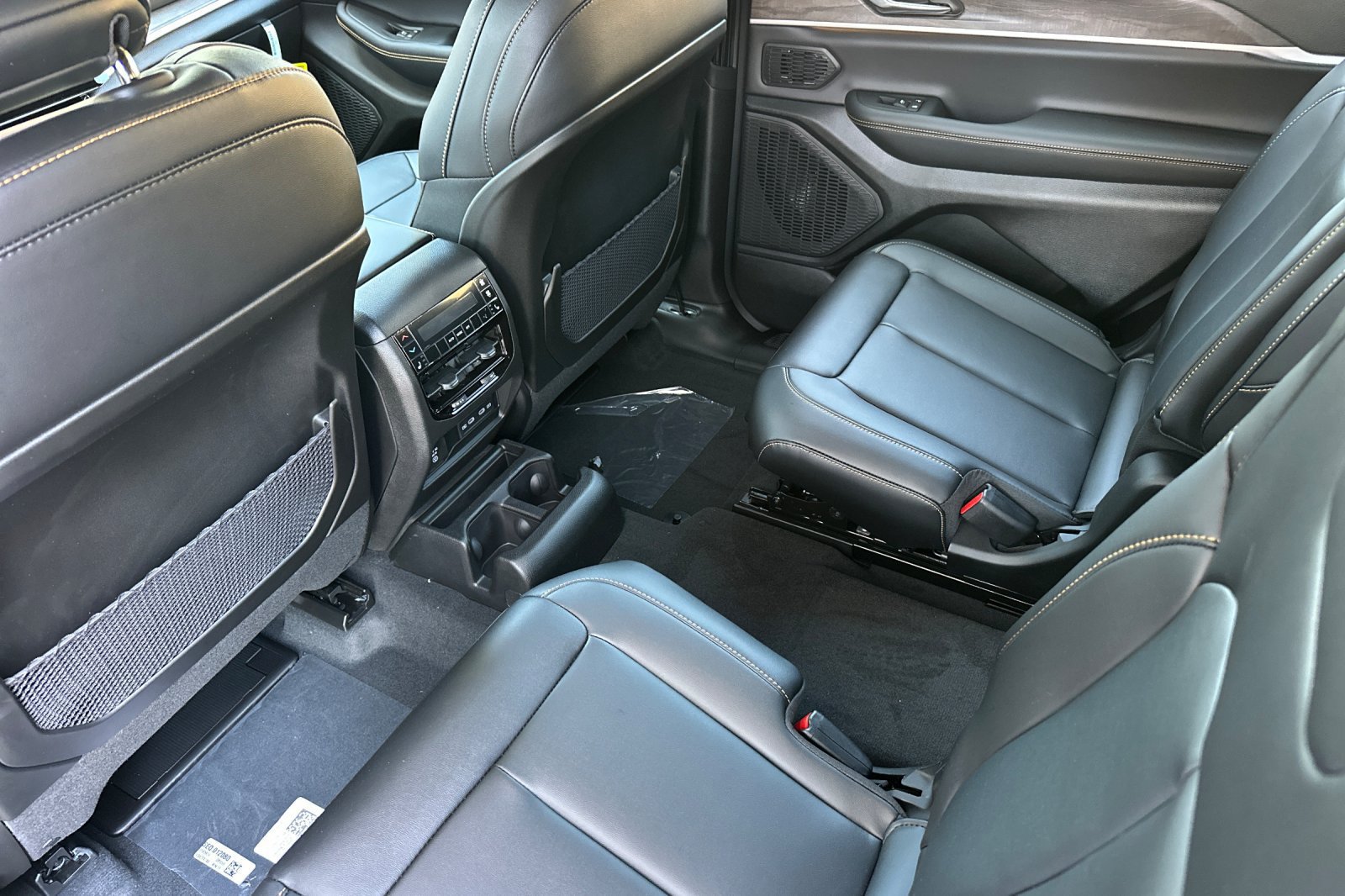 New 2026 Jeep Grand Cherokee L Limited AWD/4WD image 11