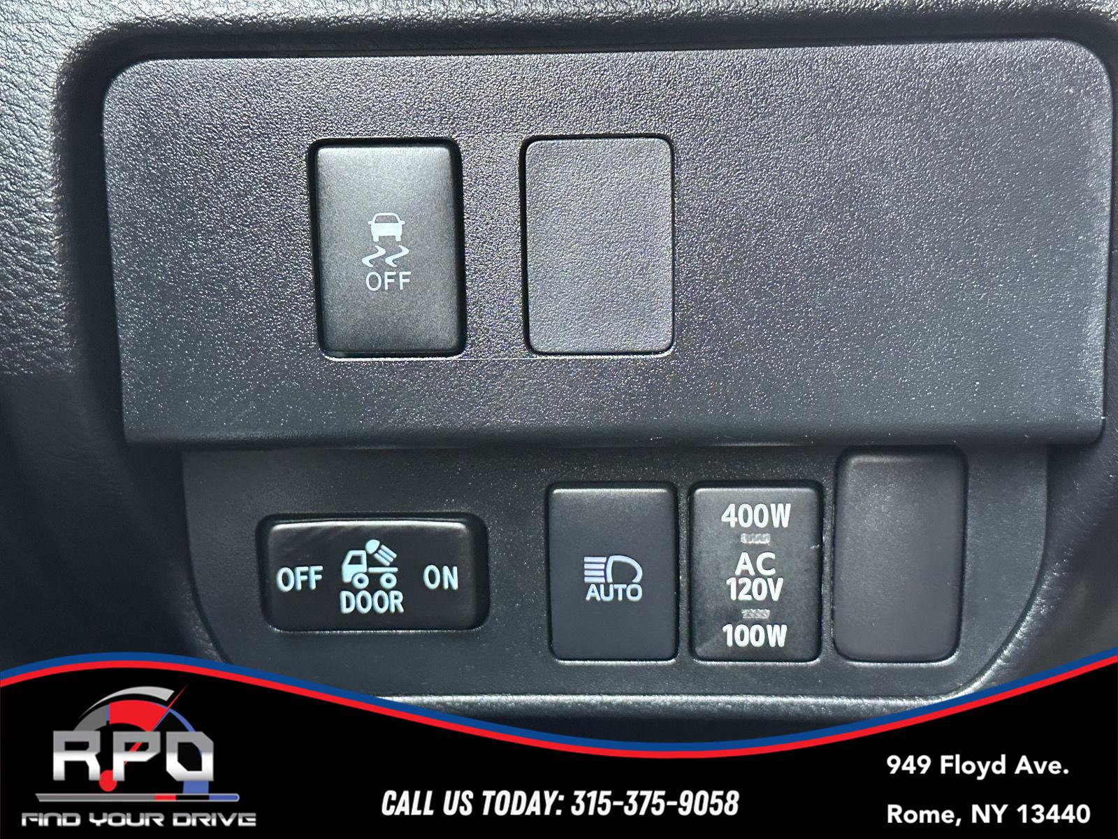 Used 2021 Toyota Tacoma TRD Off-Road w/ TRD Premium Off Road Package AWD/4WD image 31