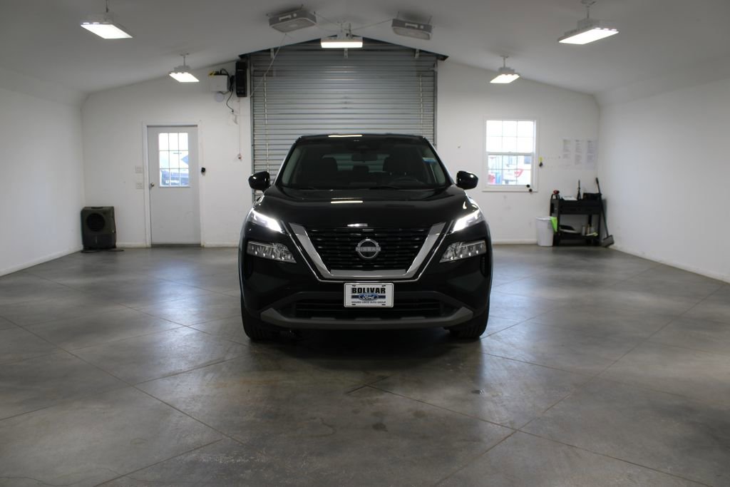 Used 2023 Nissan Rogue SV AWD/4WD image 3