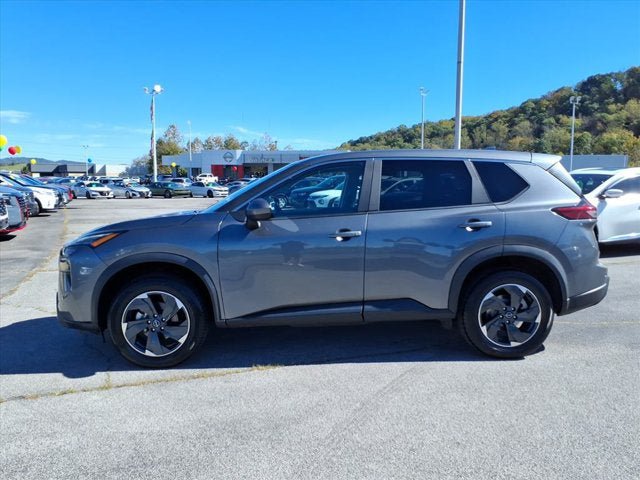Used 2025 Nissan Rogue SV AWD/4WD image 9