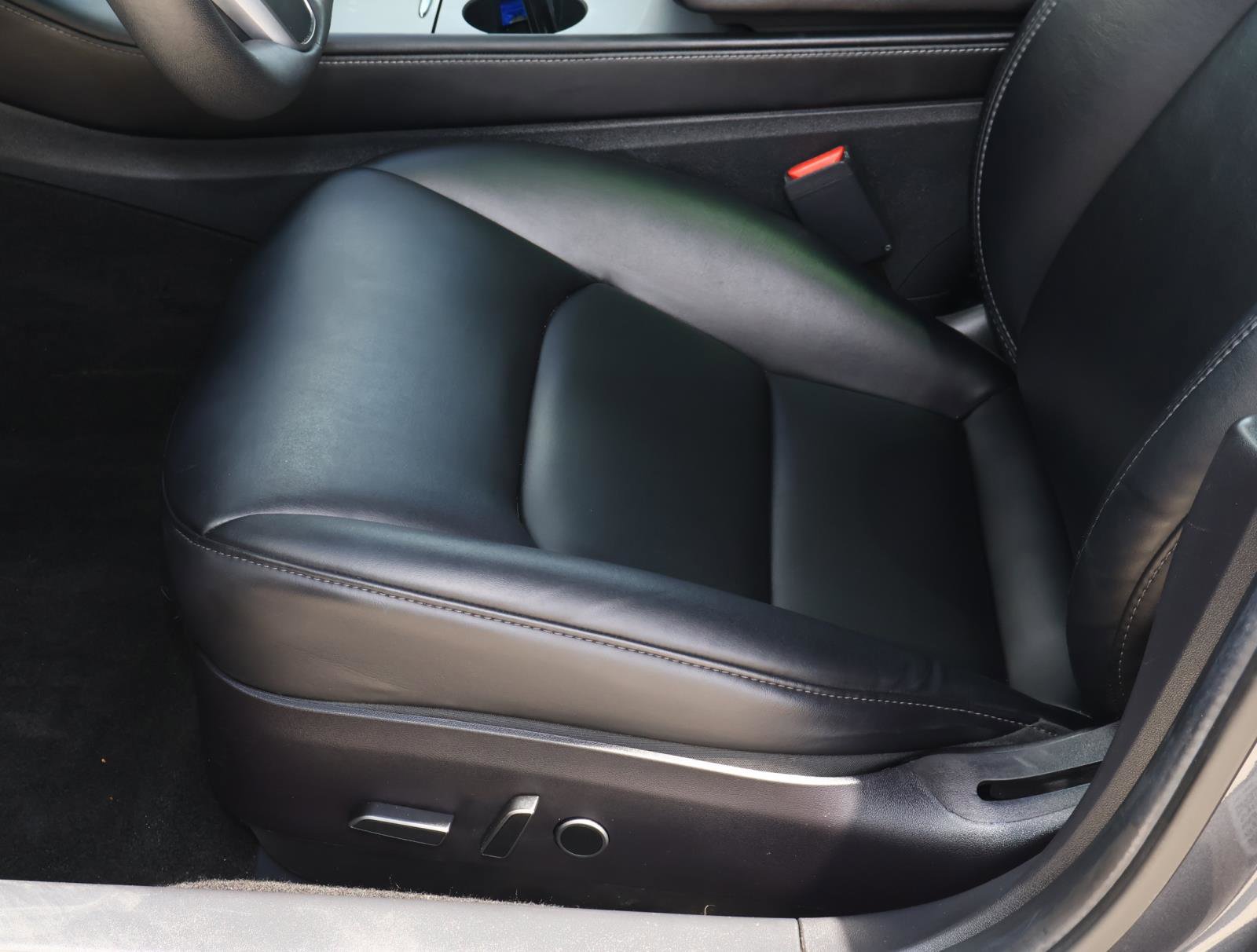 Used 2021 Tesla Model 3 Standard Range Plus RWD image 9