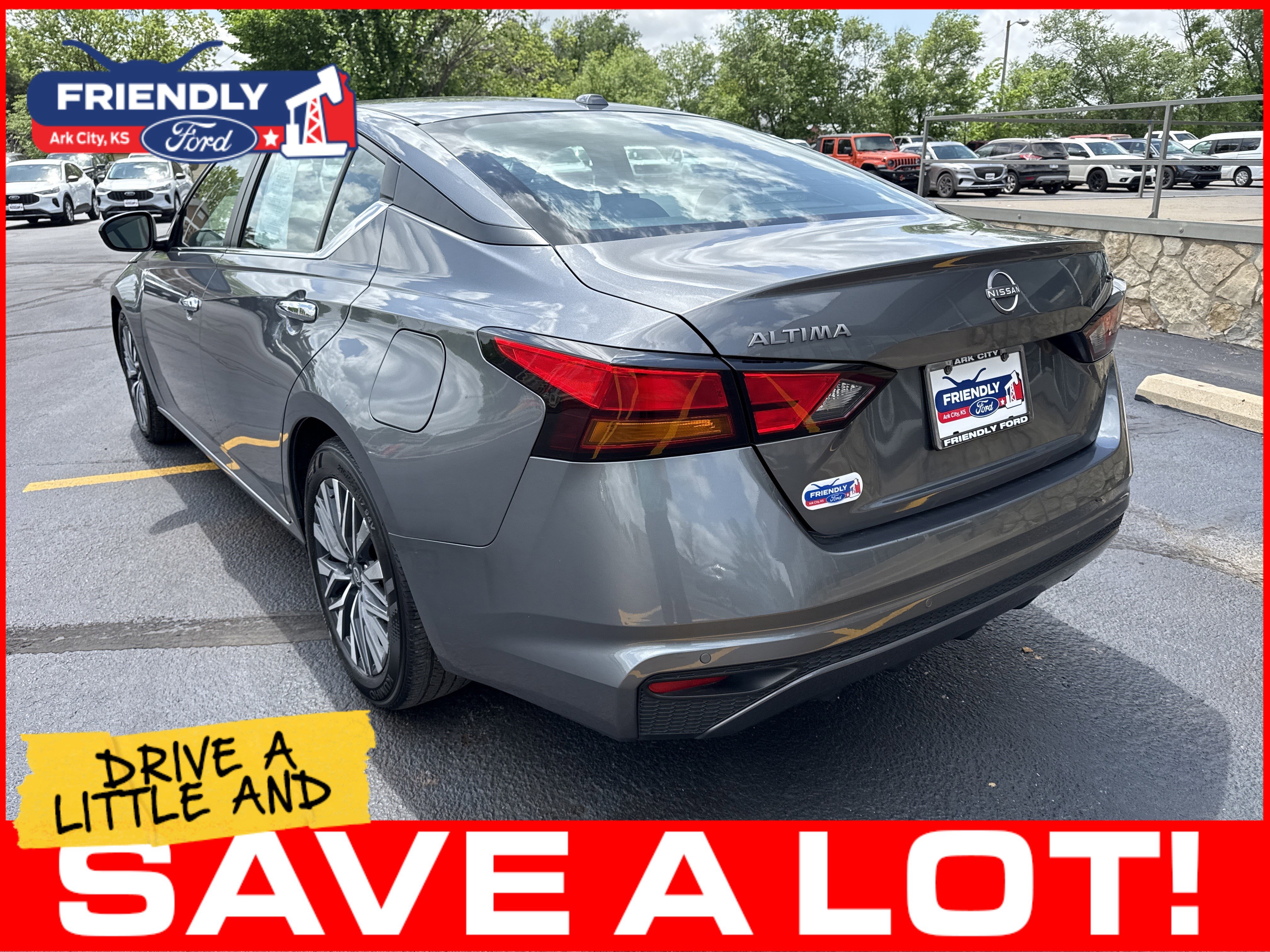 Used 2024 Nissan Altima 2.5 SV FWD image 7