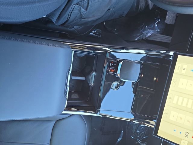 Used 2025 Land Rover Range Rover Sport image 28