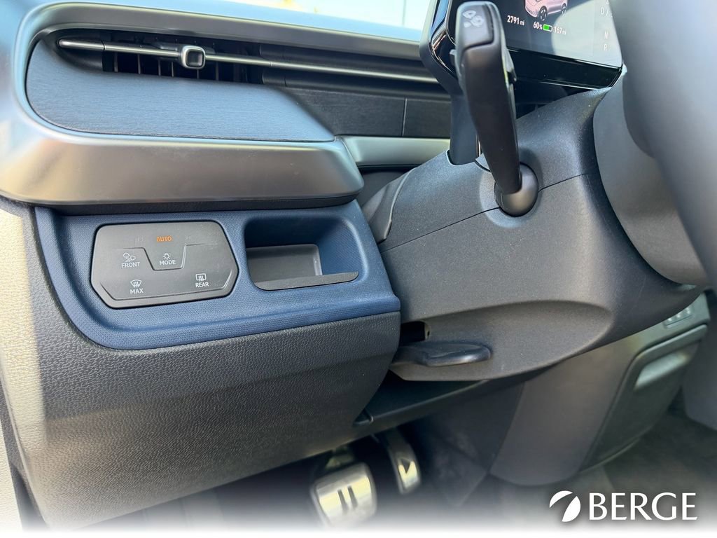 Used 2025 Volkswagen ID. Buzz Pro S Plus RWD image 26