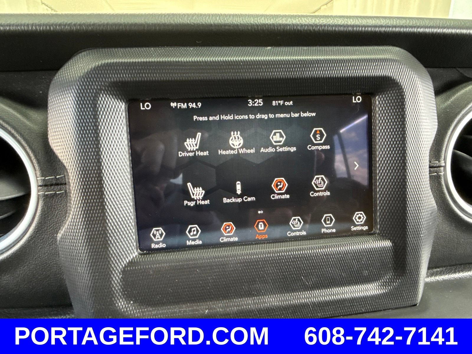 Used 2018 Jeep Wrangler Unlimited Sahara w/ Cold Weather Group AWD/4WD image 15