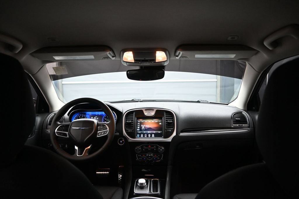 Used 2023 Chrysler 300 Touring w/ Safetytec Plus Group RWD image 26