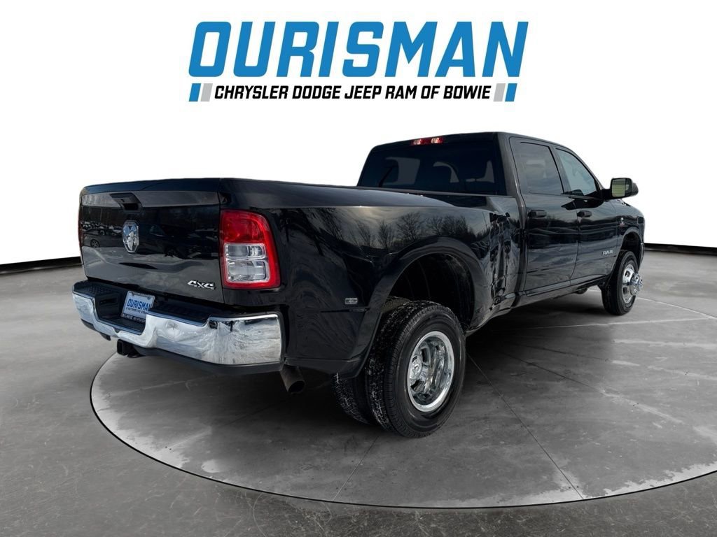 Used 2020 RAM 3500 Tradesman w/ Chrome Appearance Group image 3