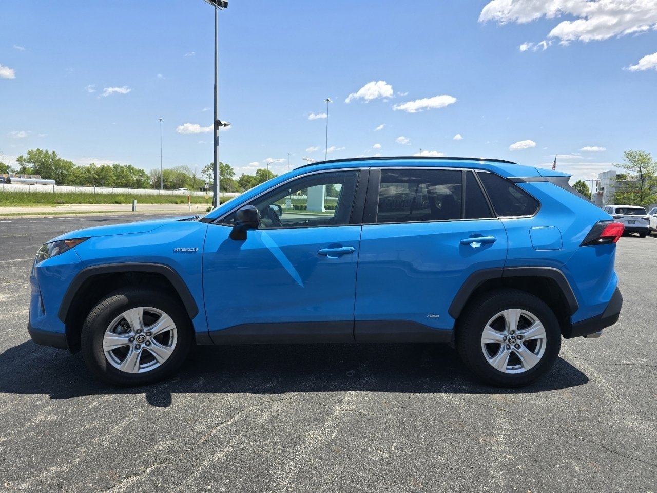 Used 2021 Toyota RAV4 LE AWD/4WD image 10