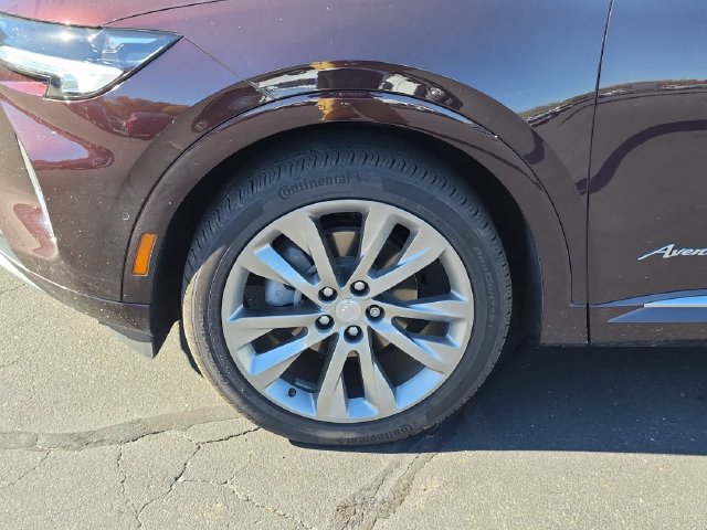 Certified 2021 Buick Envision Avenir w/ Technology Package II AWD/4WD image 10