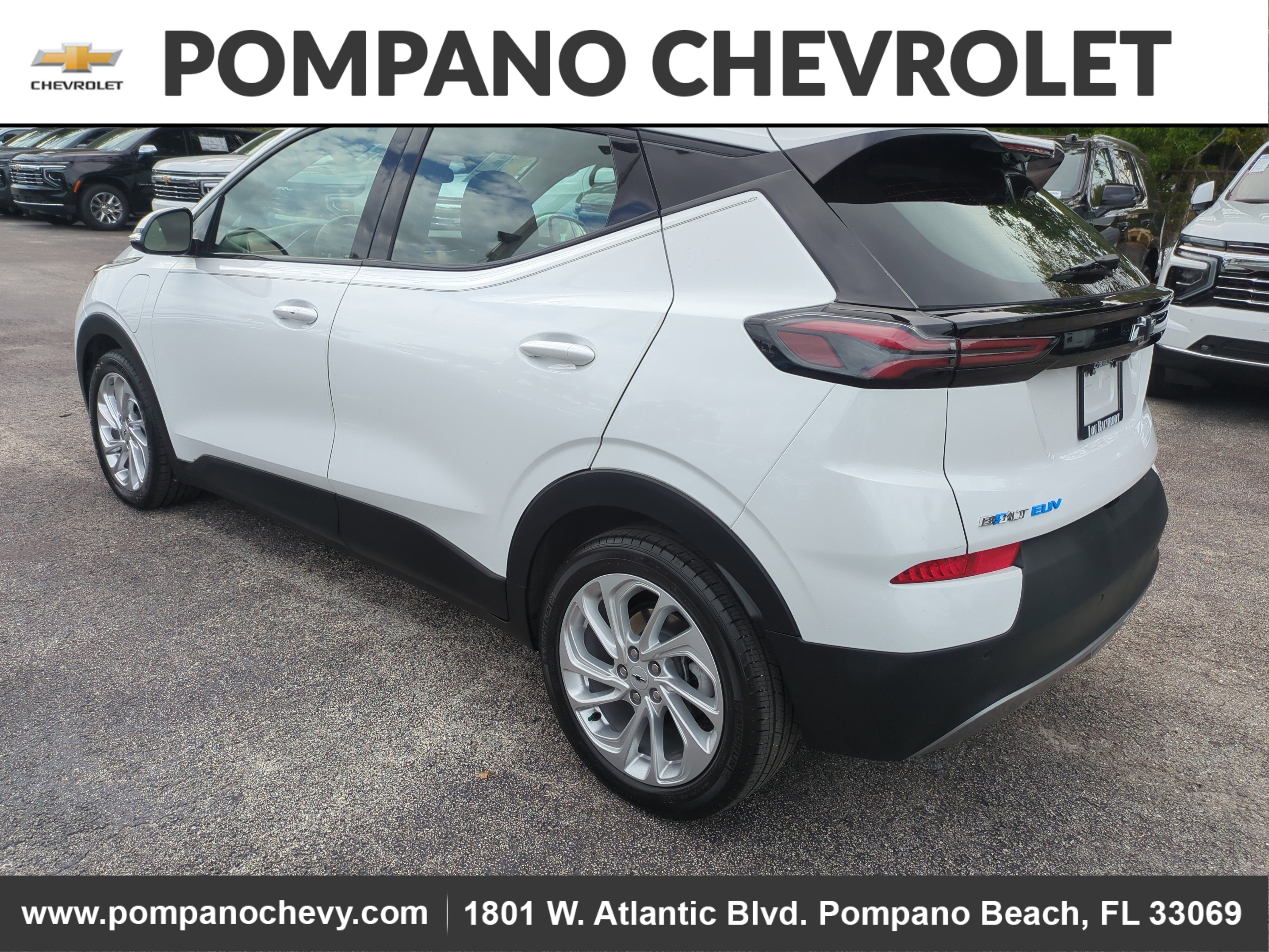 Used 2022 Chevrolet Bolt EUV LT w/ Driver Confidence Package image 5