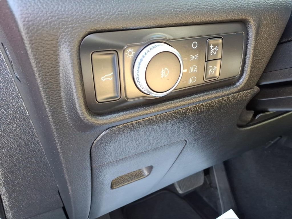 Used 2020 Ford Explorer XLT w/ Equipment Group 202A image 16