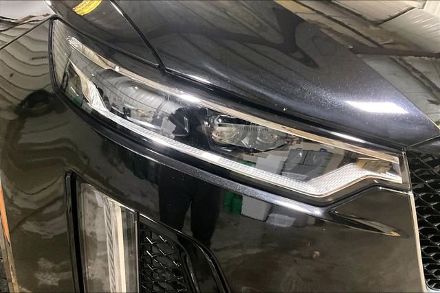 Used 2025 Cadillac XT6 Sport w/ Platinum Package image 4