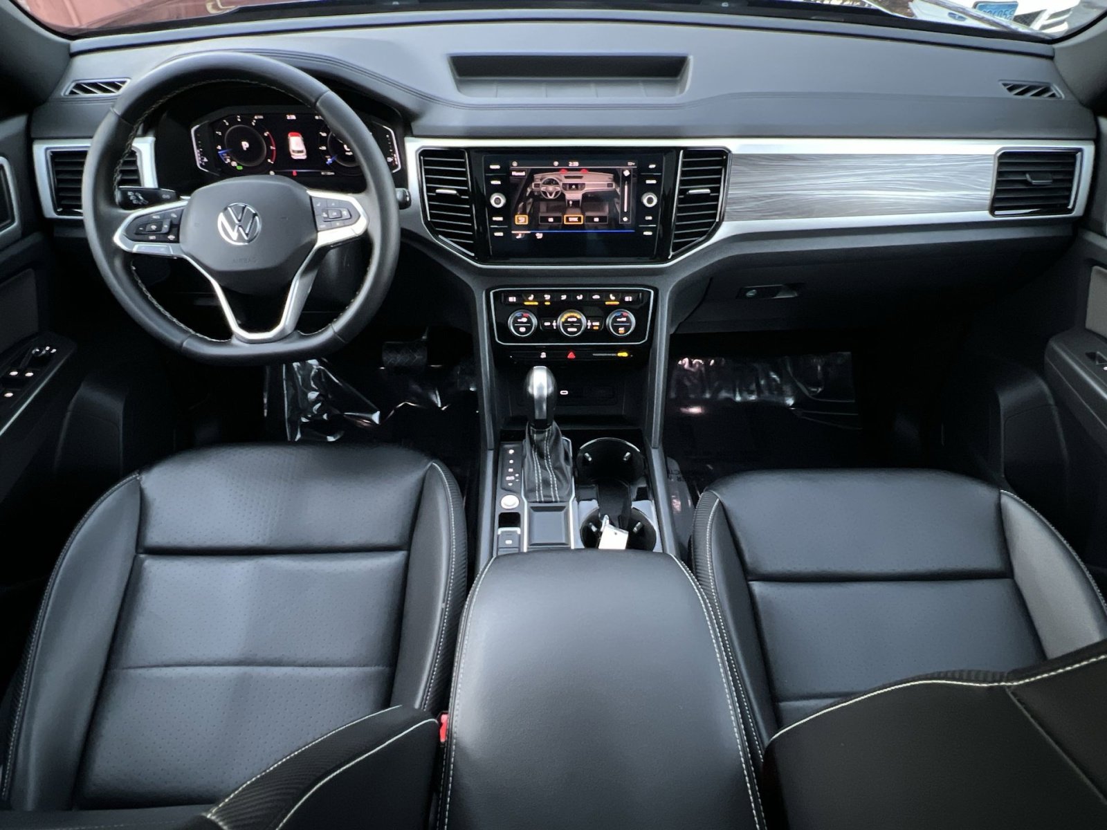 Used 2022 Volkswagen Atlas Cross Sport SE image 21