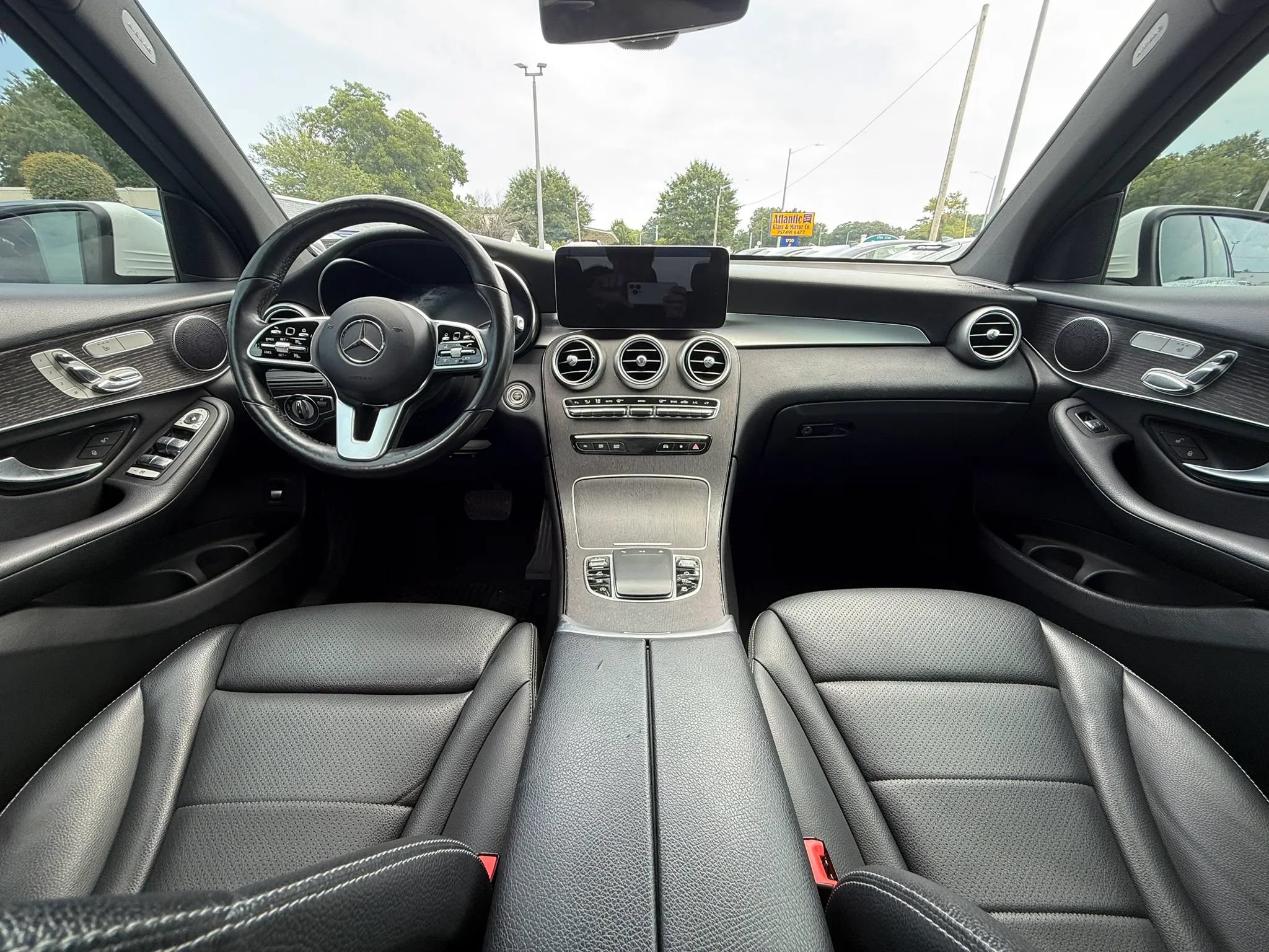 Used 2021 Mercedes-Benz GLC 300 4MATIC image 11