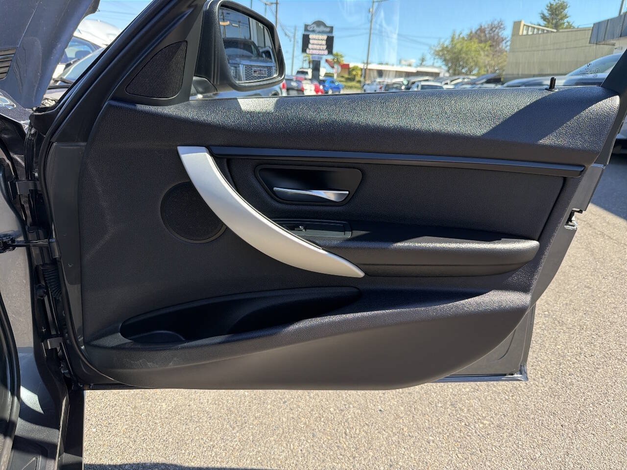 Used 2014 BMW 320i Sedan RWD image 19