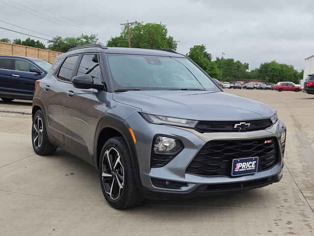 Used 2021 Chevrolet TrailBlazer RS w/ Sun and Liftgate Package FWD image 3