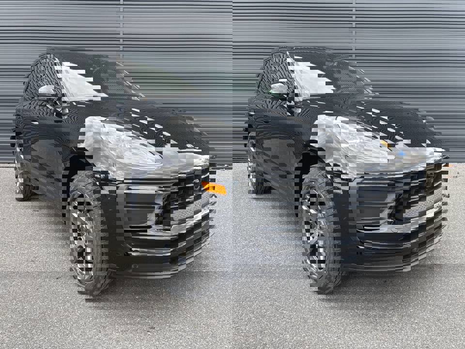 Certified 2026 Porsche Macan image 8