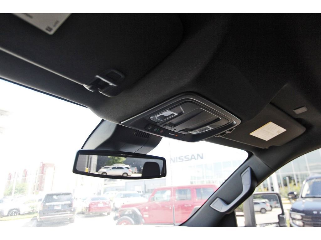 Used 2025 GMC Sierra 2500 AT4 image 20