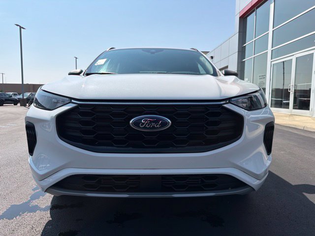 Used 2024 Ford Escape ST-Line w/ Tech Pack #1 AWD/4WD image 2