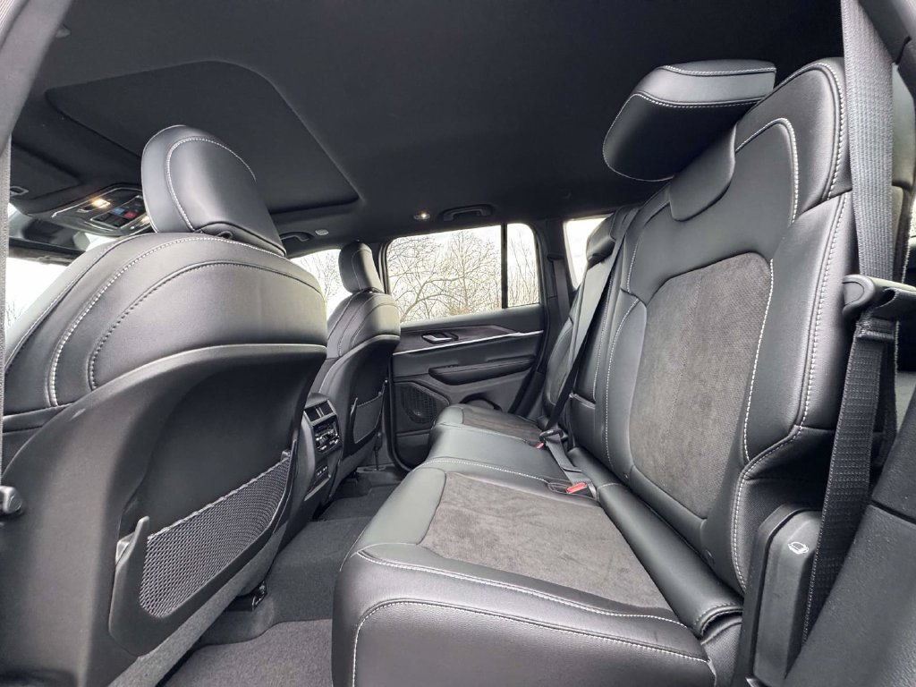 New 2026 Jeep Grand Cherokee Altitude AWD/4WD image 15