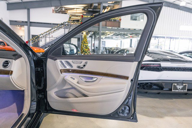Used 2015 Mercedes-Benz S 550 Sedan image 19