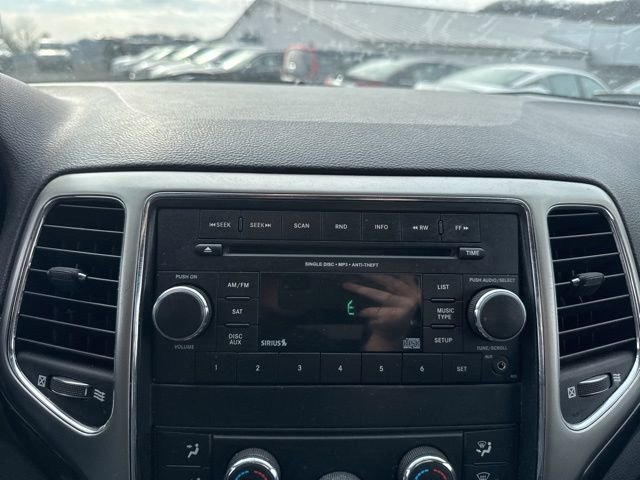 Used 2012 Jeep Grand Cherokee Laredo w/ Laredo E Group AWD/4WD image 16