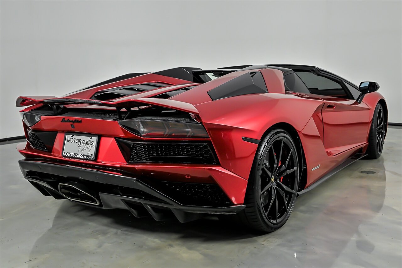 Used 2019 Lamborghini Aventador S AWD/4WD image 12