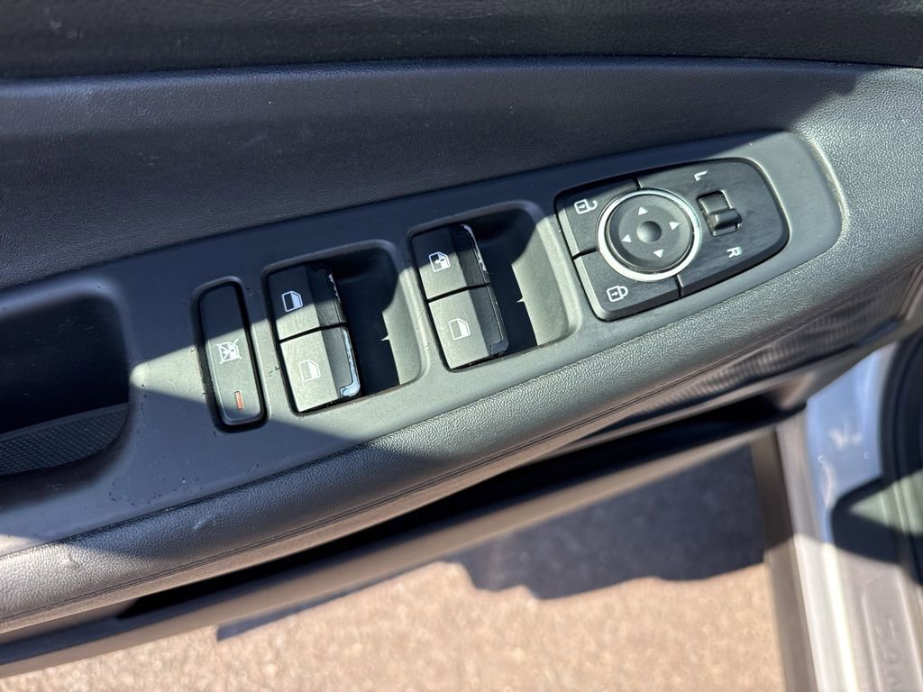 Used 2020 Hyundai Santa Fe SE image 15